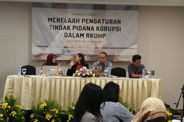 Biro Hukum KPK, Rasamala Aritonang di Seminar publik bertajuk Menelaah pengaturan tindak pidana korupsi dalam RKUHP  di Hotel Century Park, Jakarta, Senin (24/6/2019) 