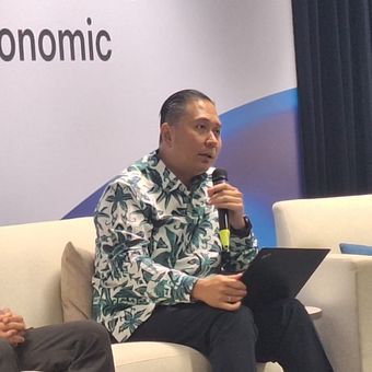 Chief Economist Permata Bank Josua Pardede dalam acara PIER Q1 2025 Exonomics Review & Media Gathering, Rabu (14/5/2025).