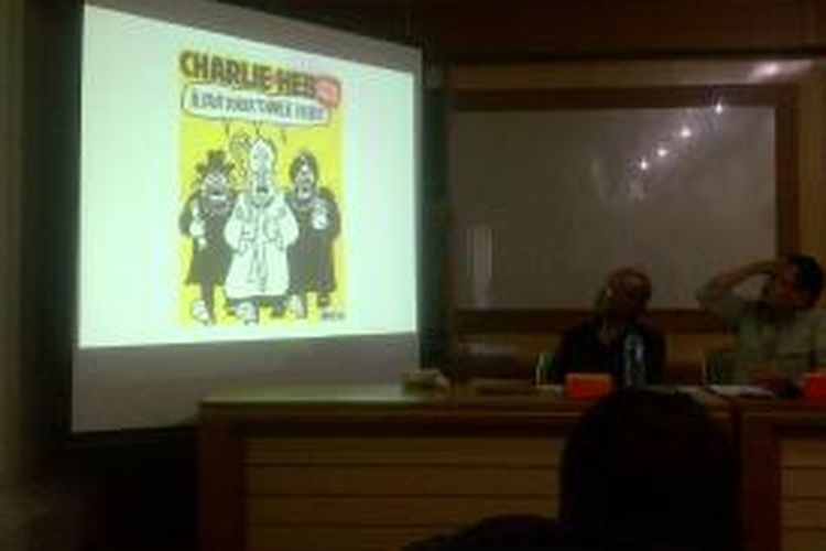 Diskusi membedah kasus Charlie Hedbo di Ruko Pandanaran Kota Semarang, Kamis (15/1/2014).