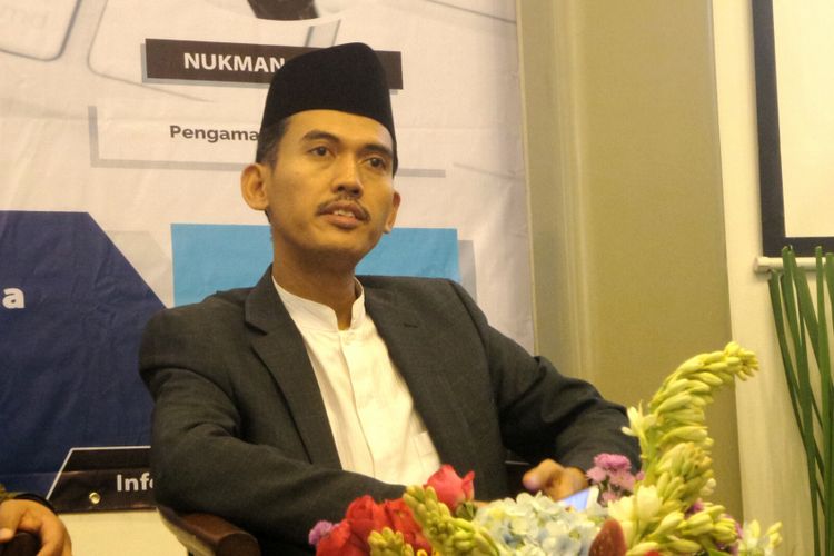 Ketua Bidang Fatwa Fatwa Majelis Ulama Indonesia (MUI) Asrorun Ni'am Sholeh dalam sebuah diskusi bertajuk 'Bedah Fatwa MUI #MuamalahMedsosiah' di Galeri Nasional, Jakarta Pusat, Jumat (9/6/2017).  