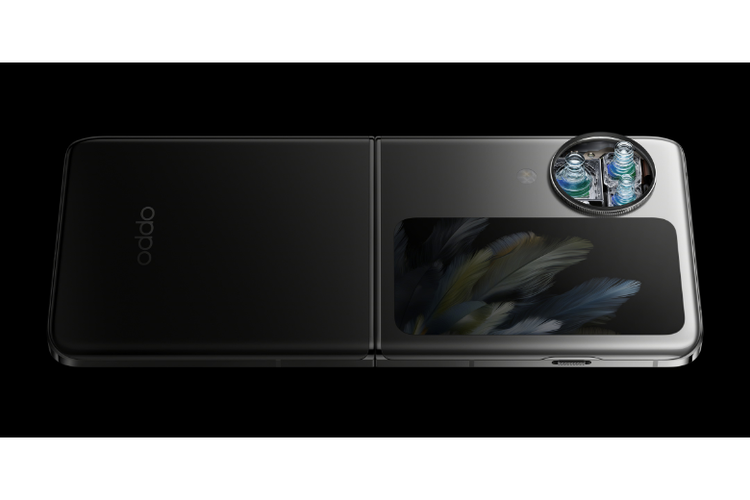 Oppo Find N3 Flip merupakan satu-satunya smartphone lipat yang memiliki kamera telefoto dengan jangkauan optik 2 kali. 