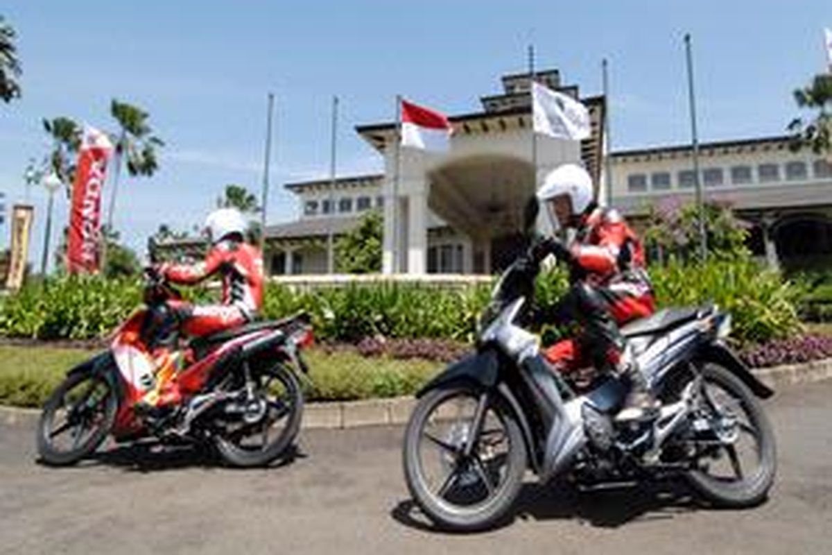 Honda Supra (depan) hebat di ntenaga awal