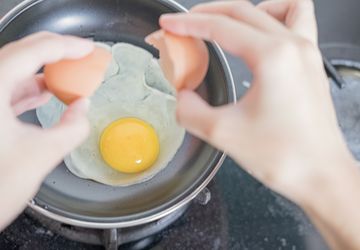 Hindari 5 Makanan dan Minuman yang Rentan Terkontaminasi Salmonella