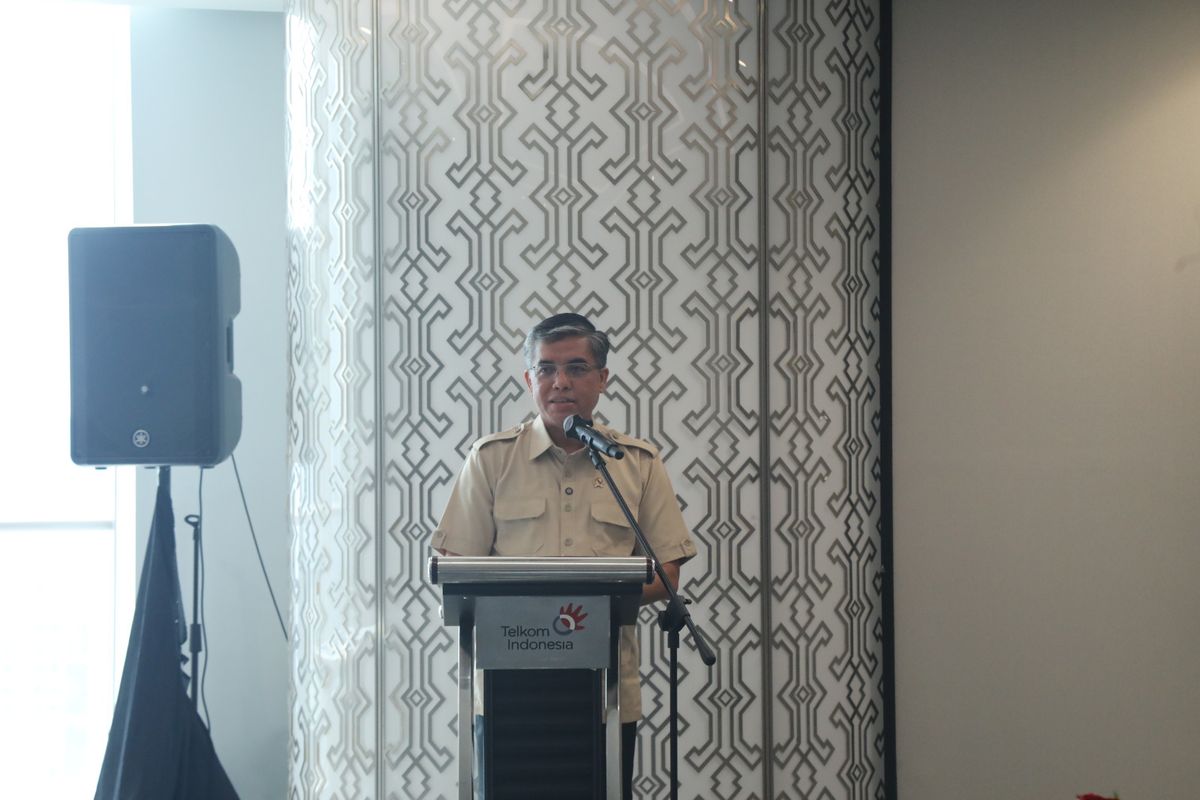 Menteri Ketenagakerjaan (Menaker) Yassierli dalam acara penandatanganan Perjanjian Kerja Bersama (PKB) XI antara manajemen PT Telkom Indonesia (Persero) Tbk dengan Serikat Karyawan (Sekar) Telkom di Jakarta, Senin (18/05/2026).
