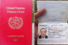 Menko Kemaritiman Pamer Paspor Bebas Visa Seluruh Dunia