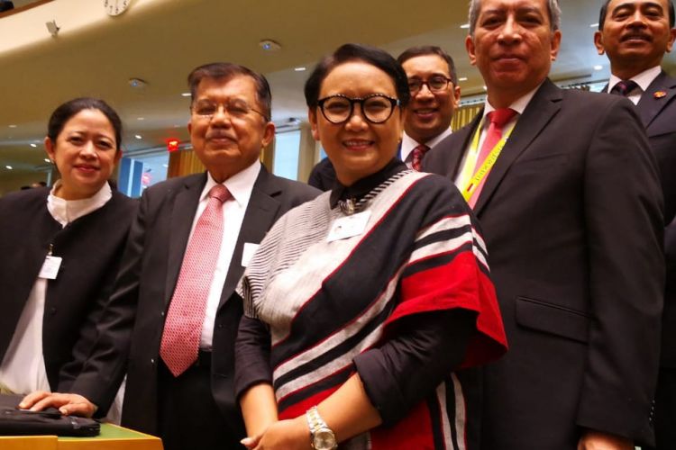 Menko PMK Puan Maharani bersama delegasi Republik Indonesia lainnya, Wakil Presiden Jusuf Kalla dan Menteri Luar Negeri Retno Marsudi dalam High Level Meeting on Global Peace di Markas Besar PBB di New York, Senin, 24 September 2018.