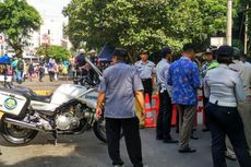 Pelintasan Kereta Ditutup, Kondisi Jalan di Stasiun Tebet Semrawut