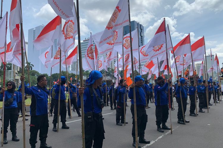 UMK Samarinda masih berada di bawah Berau, gaji UMR Samarinda juga masih kalah dari Balikpapan.