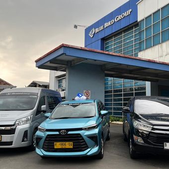 Pool Bluebird Semarang. Jenis layanan Bluebird Group.