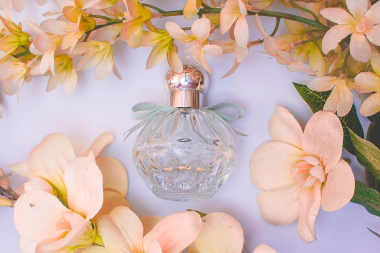 Ilustrasi aroma parfum floral