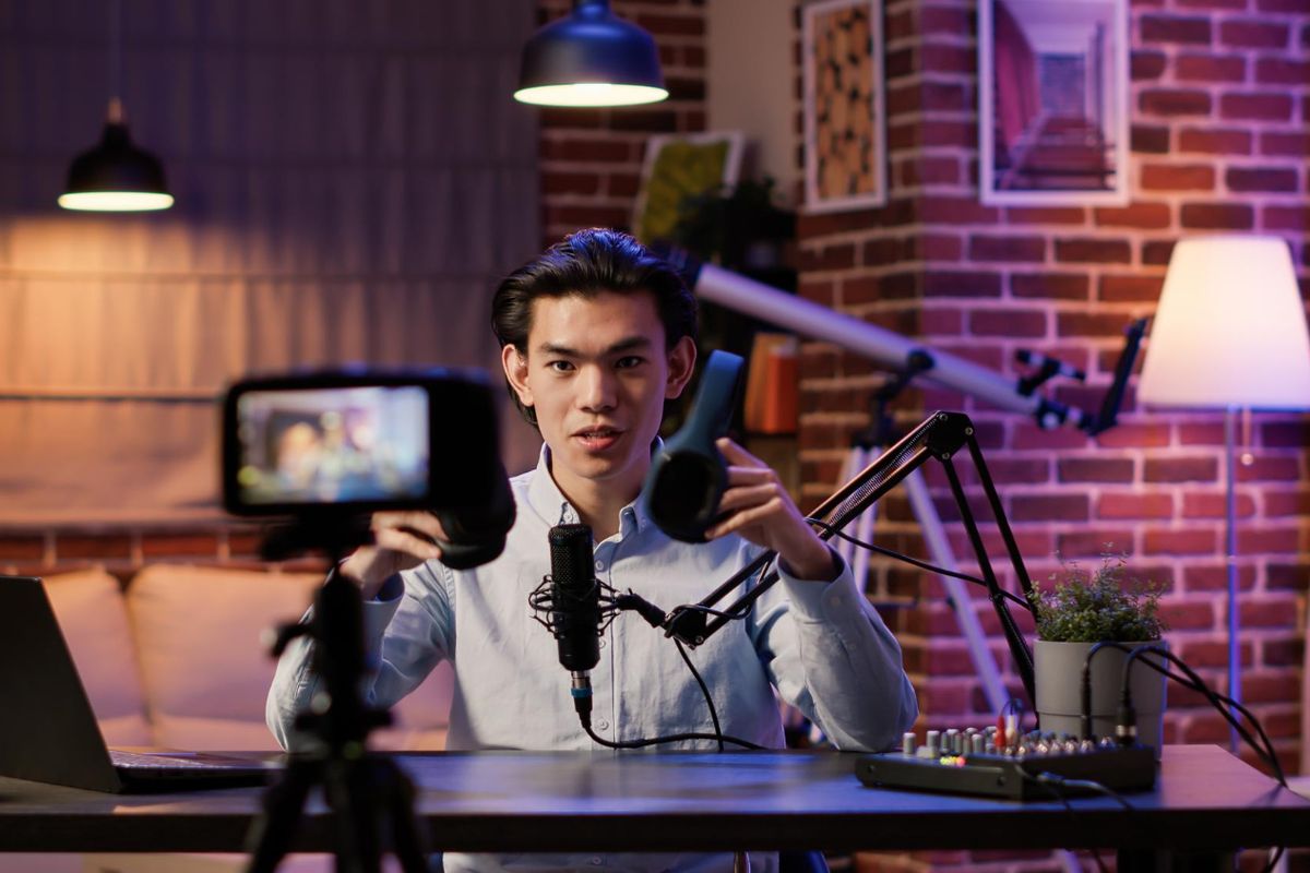 Sebelum Percaya Influencer Keuangan, Pahami Aturan Baru OJK Ini