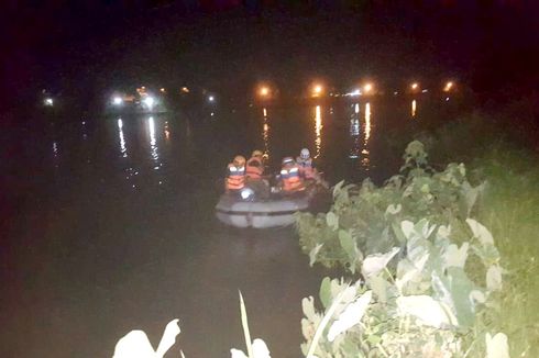 Berawal Anak Tarik Tuas Gas Saat Motor di Atas Perahu, Sekeluarga Tercebur ke Sungai Brantas, 1 Tewas