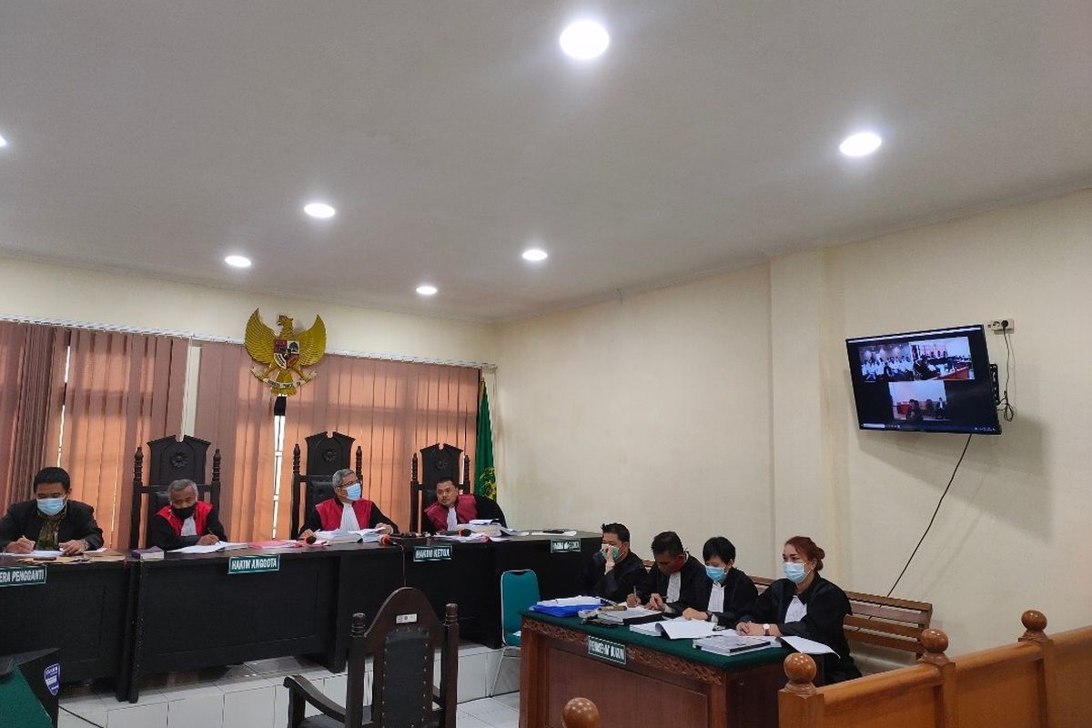 Suasana sidang kasus penyerangan kelompok John Kei yang digelar secara virtual di Pengadilan Negeri Tangerang, Kamis (5/11/2020)