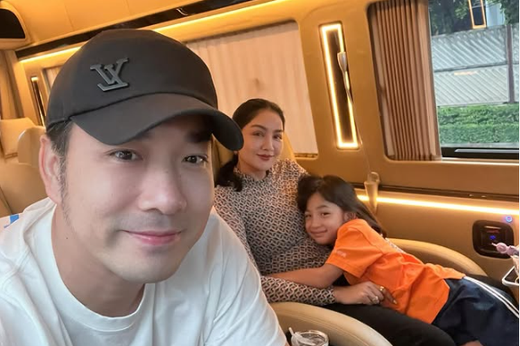 Penyanyi Thailand James Ruangsak membagikan pengalamannya selamat dari kecelakaan pesawat 27 tahun silam, berkat duduk di kursi 11A.