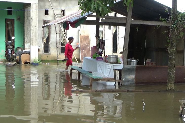 Banjir rendam permukiman warga di Kampung Marobo, Kelurahan Salu Battang, Kecamatan Telluwanua, Kota Palopo, Sulawesi Selatan, Rabu (5/6/2024)
