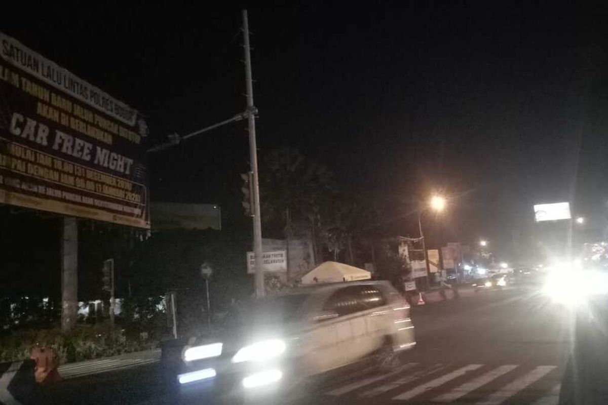 Arus lalu lintas di Jalan Puncak Bogor terpantau lancar setelah diberlakukan sistem satu arah (one way) sejak tadi pagi, Sabtu (28/12/2019).
