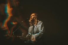 Lirik dan Chord Lagu f a r a w a y dari The Japanese House