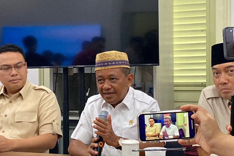 Menteri Energi Sumber Daya Mineral (ESDM) Bahlil Lahadalia memaafkan pembuat dan penyebar konten meme berisi hinaan yang ditujukan kepadanya. Hal ini dikatakannya di Kompleks Istana Kepresidenan, Jakarta Pusat, Jumat (24/10/2025). 