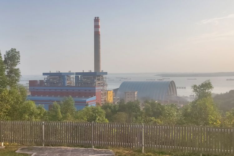 Pembangkit Listrik Tenaga Uap (PLTU) Teluk Balikpapan, Kalimantan Timur.