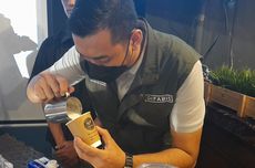 Belajar Membuat Kopi Latte Art bersama Barista Teman Tuli Difabis