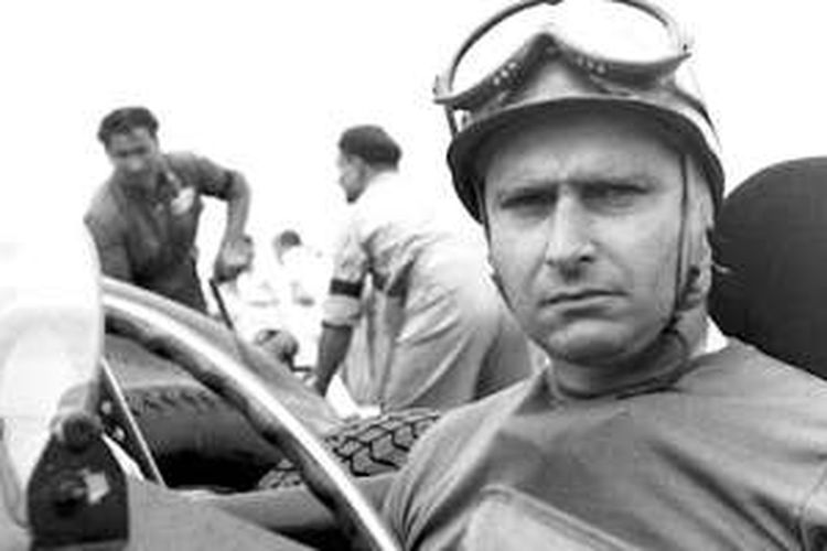 Juan Manuel Fangio, maestro balap Formula 1.