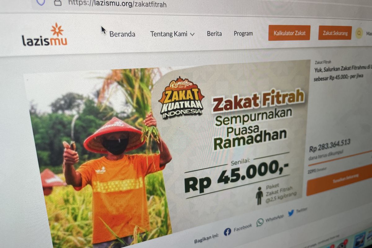 Ilustrasi cara membayar zakat fitrah online lewat website Lazismu.