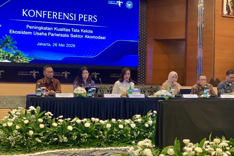  Menteri Pariwisata Republik Indonesia (RI), Widiyanti Putri Wardhana, bersama jajaran dalam konferensi pers Rapat Koordinasi Nasional Pariwisata (Rakornas Pariwisata), Rabu (20/5/2026).