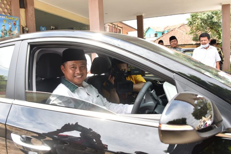 Wagub Jabar dan Mobil Dinas Listrik