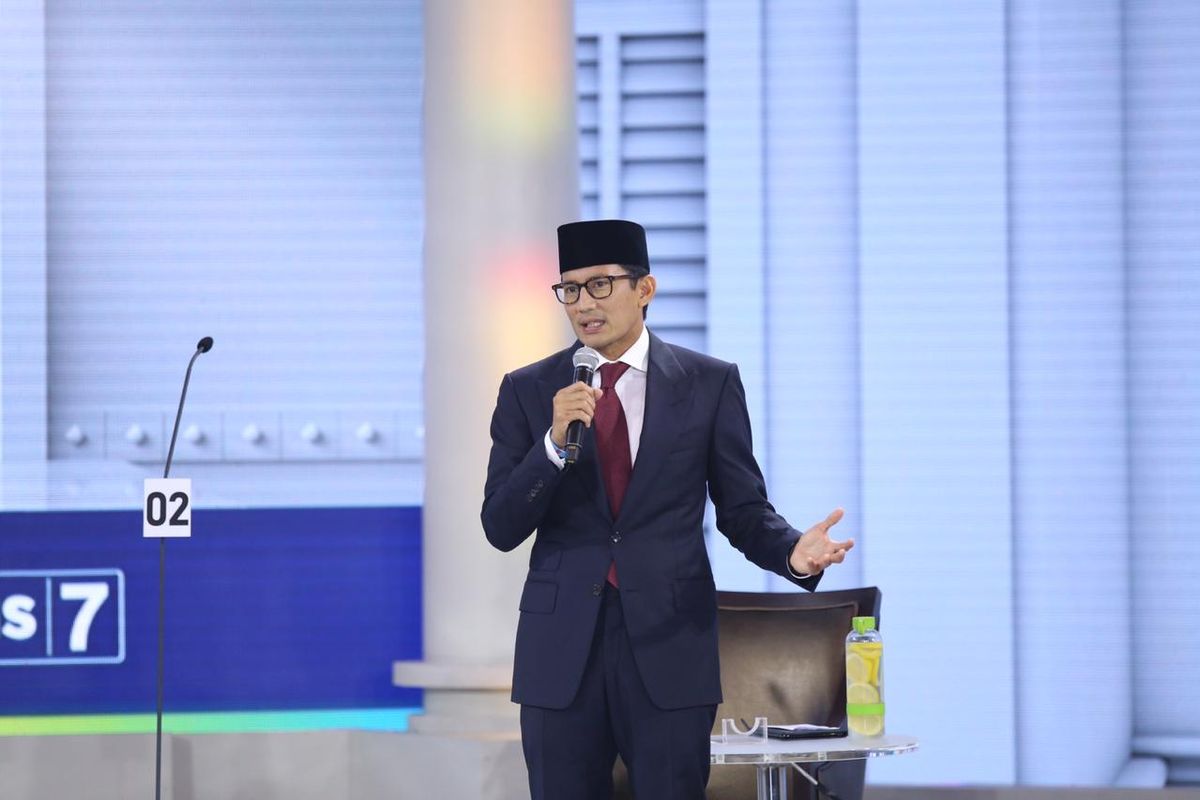 Calon wakil presiden nomor urut 02 Sandiaga Uno berbicara dalam debat ketiga Pilpres 2019 di Hotel Sultan, Jakarta, Minggu (17/3/2019) malam. Peserta debat ketiga kali ini adalah cawapres masing-masing paslon dengan tema yang diangkat adalah pendidikan, kesehatan, ketenagakerjaan, sosial, dan budaya.