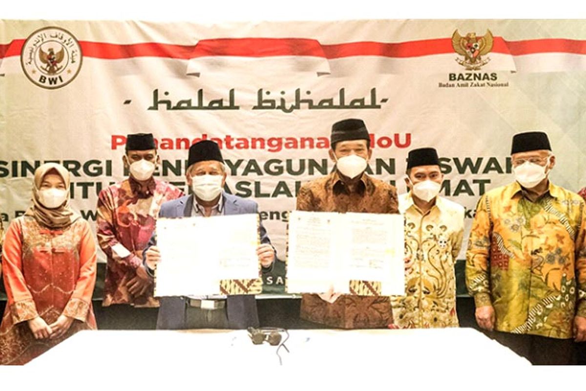 Penandatanganan MoU Baznas dengan BWI. 