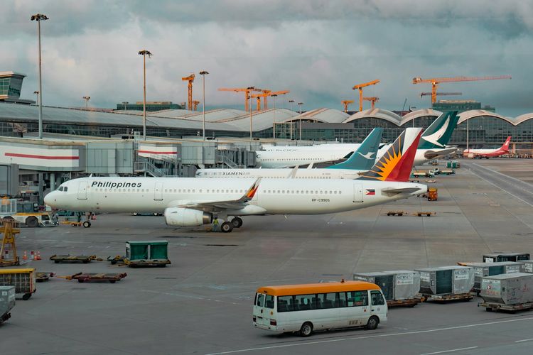 Bandara Hong Kong Tutup Selama 36 Jam Akibat Topan Ragasa, Mulai Selasa Malam