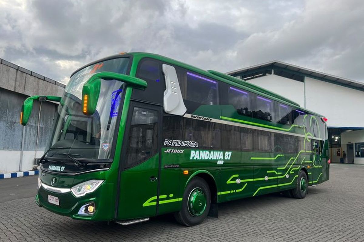 Bus baru PO Pandawa 87 dengan bodi Dream Coach Single Glass