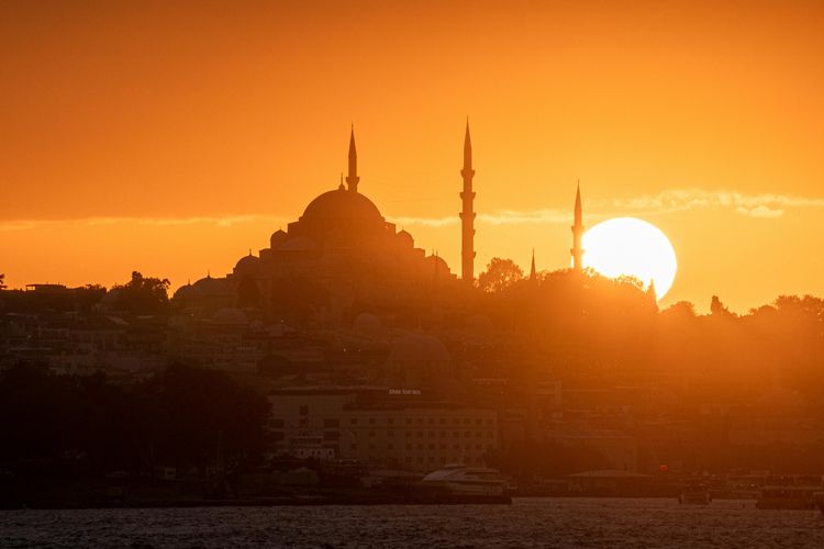 Jadwal buka puasa dan imsak Yogyakarta hari ini