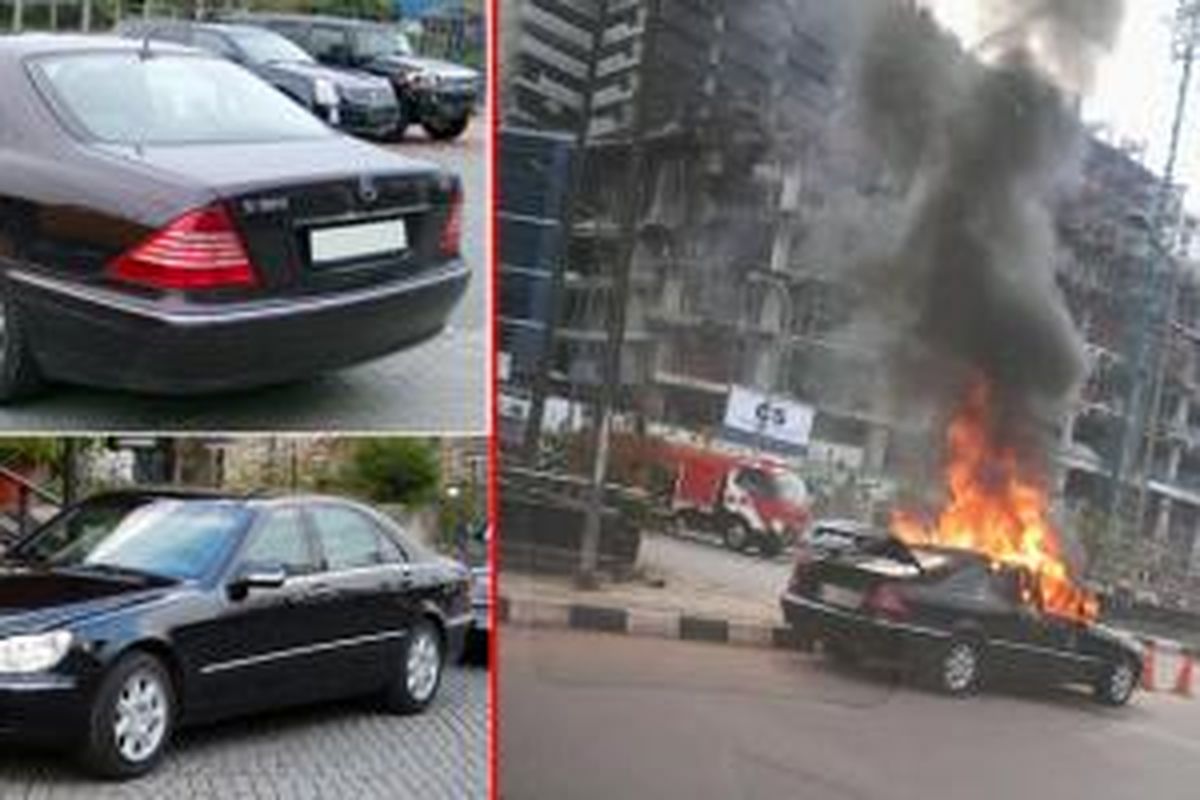 Mercedes-Benz S-Class Terbakar di Jalan Letjend S. Parman, Grogol Petamburan, Jakarta Barat, Rabu (25/2). 