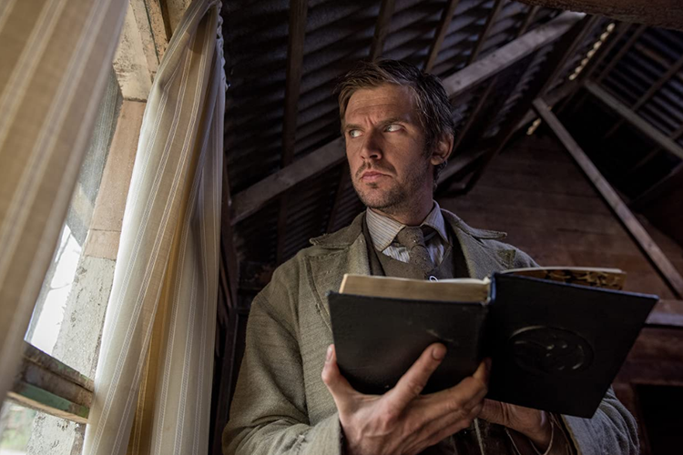 Dan Stevens dalam film horor Apostle (2018).