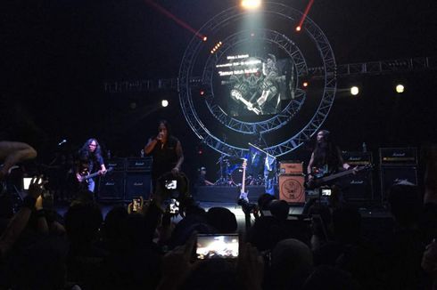 Pakaian dan Bas Krisna J Sadrach Dipajang di Panggung Hammersonic