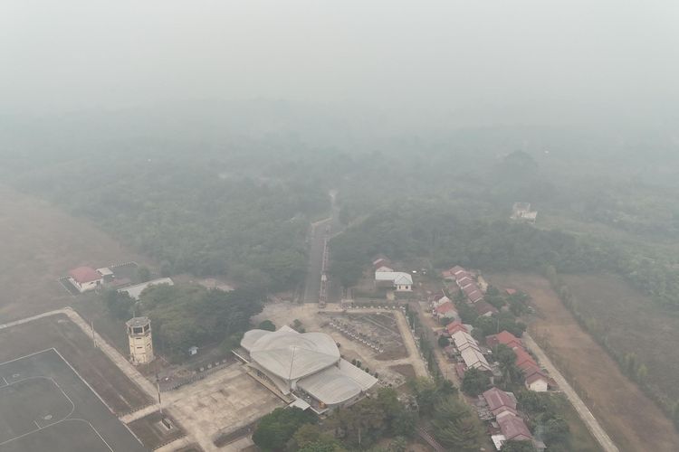 Kabut Asap Karhutla Tebal, Penerbangan di Bandara Melalan Melak Dibatalkan