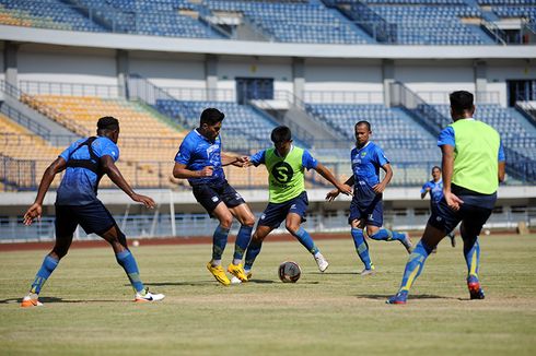 Persib Gelar Training Match, Robert Alberts Evaluasi Tempo Permainan