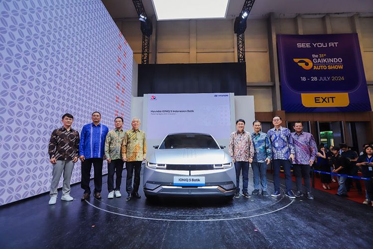 Hyundai luncurkan IONIQ 5 Indonesian Batik di GIIAS 2023.