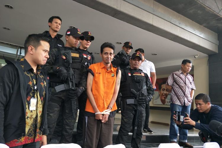 Tersangka pencabulan, Husein Alatas, di Polda Metro Jaya, Jakarta Selatan, Jumat (20/12/2019).