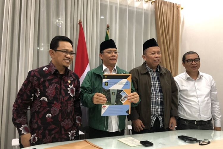 Pelaksana Tugas Ketua Umum PPP Muhammad Mardiono, Wakil Ketua Umum PPP Arsul Sani, Ketua Fraksi PPP Amir Uskara dan Ketua DPP PPP Achmad Baidowi ditemui di kawasan Permata Hijau, Jakarta Selatan, Jumat (9/9/2022). 