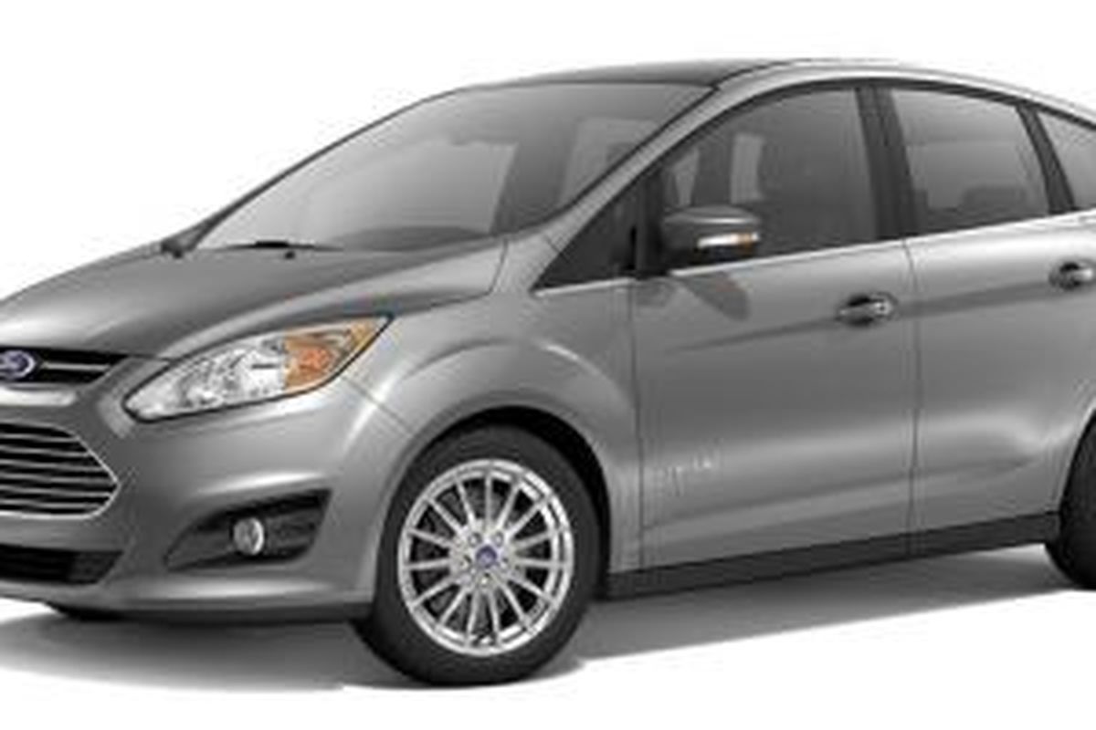 Ford C-Max bermesin konvensional ditawarkan dalam varian hibrida.