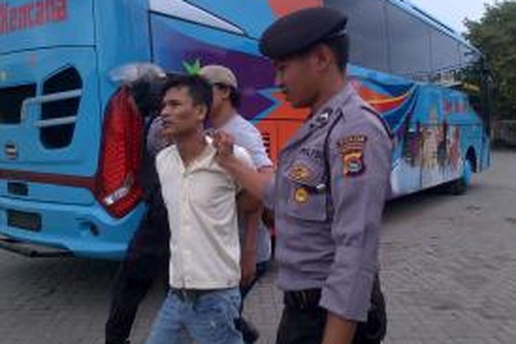 Salah satu preman di Terminal Mandalika, Kota Mataram, NTB, ditangkap dalam razia preman. 