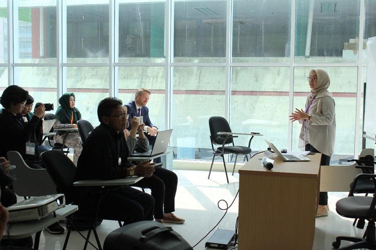 Program Studi S3 Penelitian dan Evaluasi Pendidikan Program Pascasarjana UNJ dan Himpunan Evaluasi Pendidikan Indonesia (HEPI) menggelar The 3rd International Conference on Educational Research and Evaluation (ICERE) pada 18-19 November 2023.
