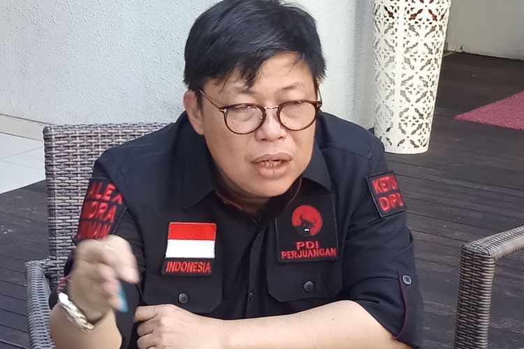 Ketua DPD PDI Perjuangan Sumbar Alex Indra Lukman