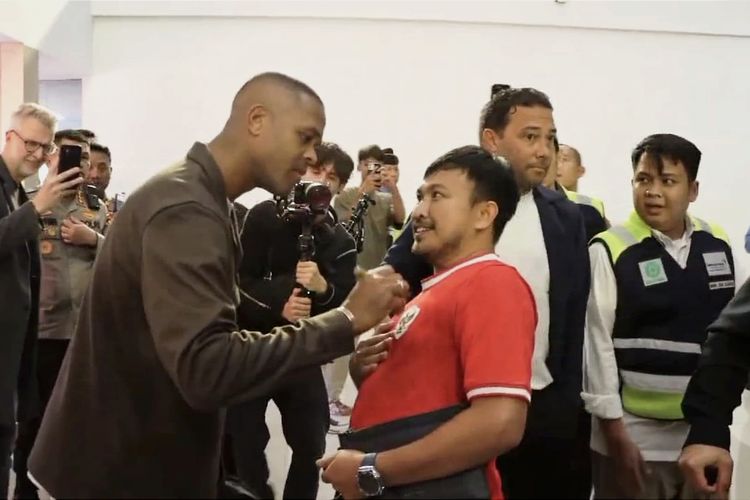 Patrick Kluivert Terkesan dengan Gairah Suporter Timnas Indonesia