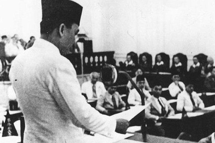 Pidato Soekarno dalam sidang BPUPKI. Sejarah Hari Lahir Pancasila: dari pidato Bung Karno hingga jadi hari libur nasional.

