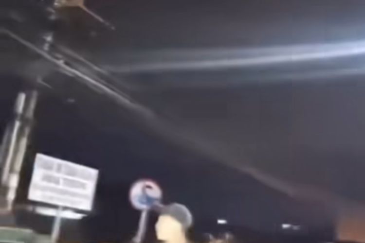 Potongan gambar keributan di Helens Night Market 