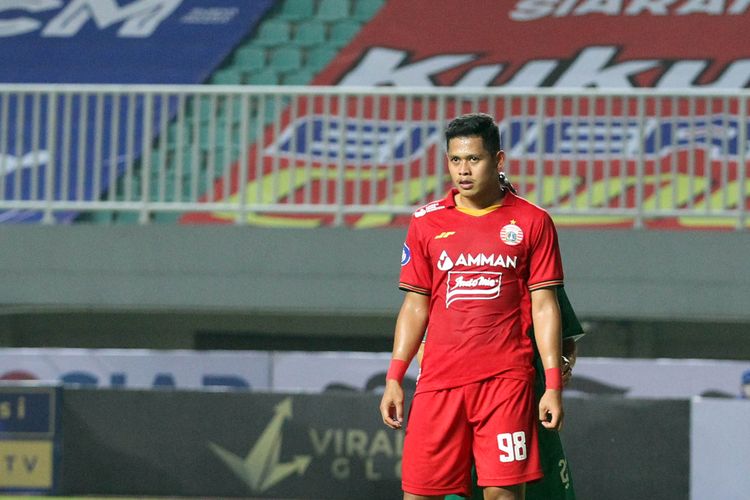 Pemain Persija Jakarta Taufik Hidayat saat pertandingan pekan 1 Liga 1 2021-2022 melawan PS Sleman yang berakhir dengan skor 1-1 di Stadion Pakansari Bogor, Minggu (5/9/2021) malam.