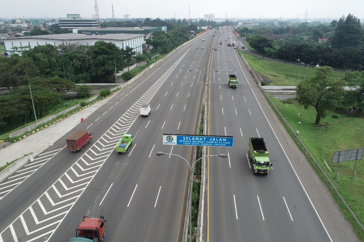 Jalan Tol Jakarta-Tangerang.